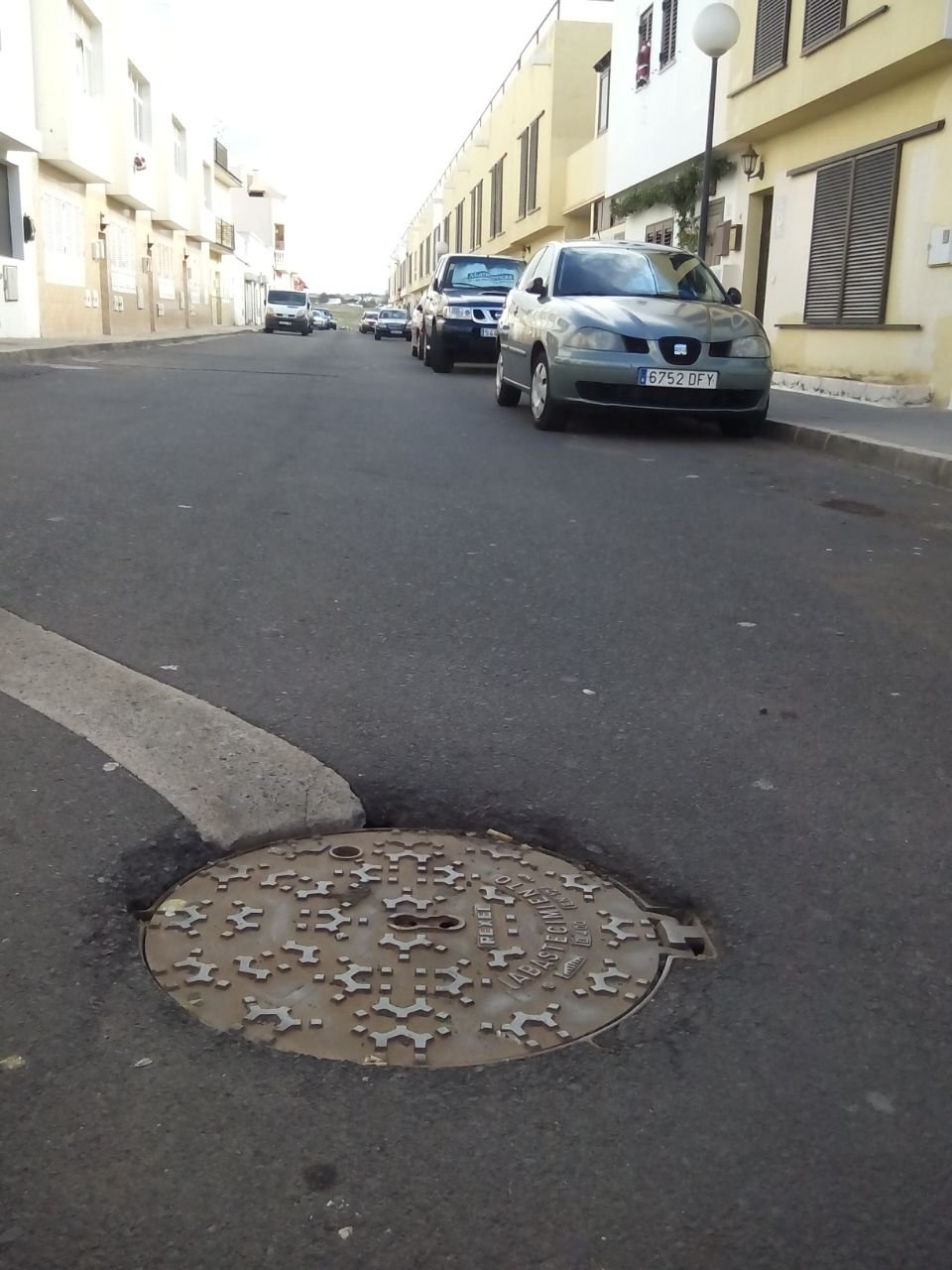 Alcantarillado De La Calle Valle Incl N Verdaderas Trampas Para Los