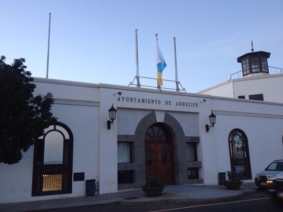 Bandera en ayuntamiento de Arrecife 2