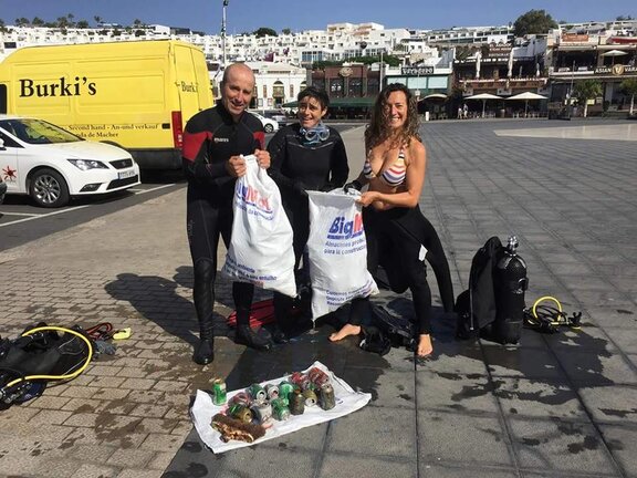 Limpieza de los fondos marinos de Puerto del Carmen