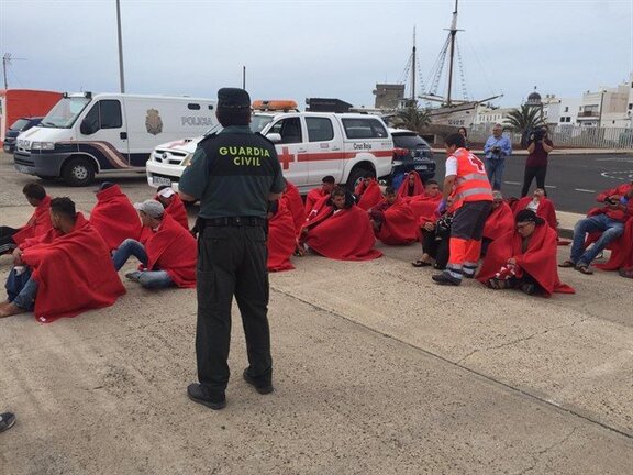 Inmigrantes en Puerto de Naos