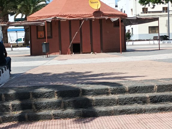 Colocaron una antena de televisión en la Plaza Pío XII